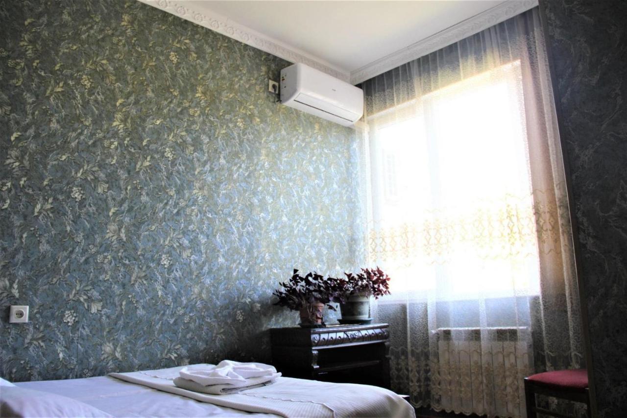 Hotel Oniks クタイシ エクステリア 写真