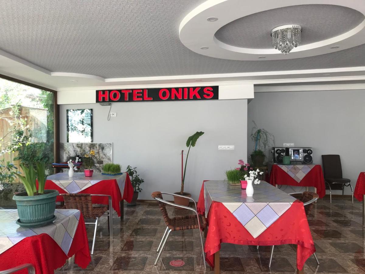 Hotel Oniks クタイシ エクステリア 写真
