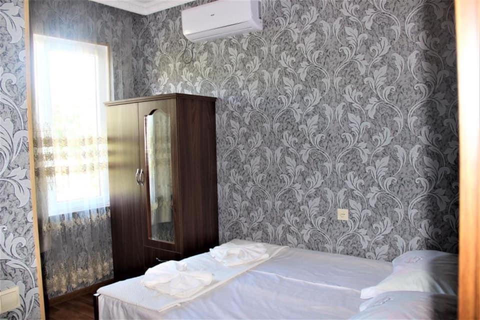 Hotel Oniks クタイシ エクステリア 写真