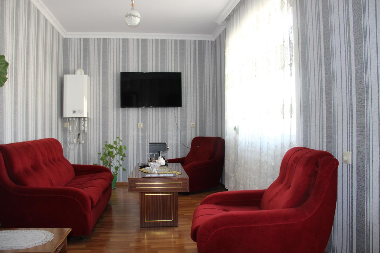 Hotel Oniks クタイシ エクステリア 写真